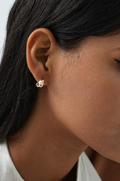 Ines Pearl Stud Earrings