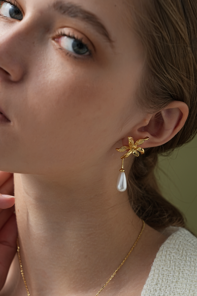 La Belle Pearl Drop Earrings