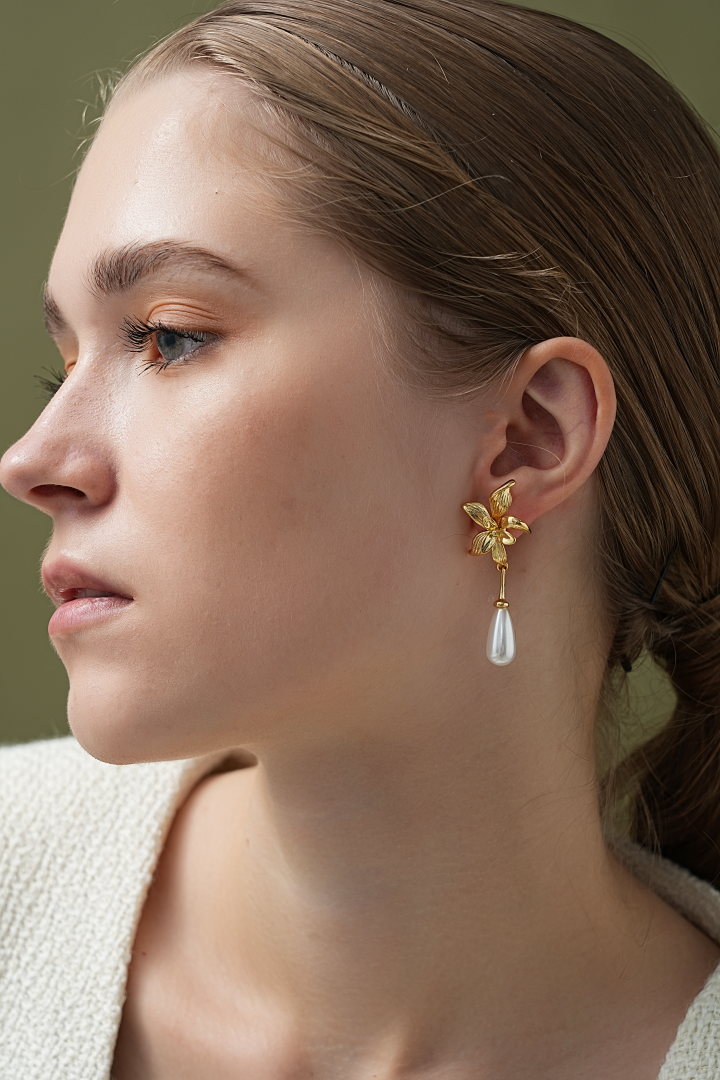 La Belle Pearl Drop Earrings