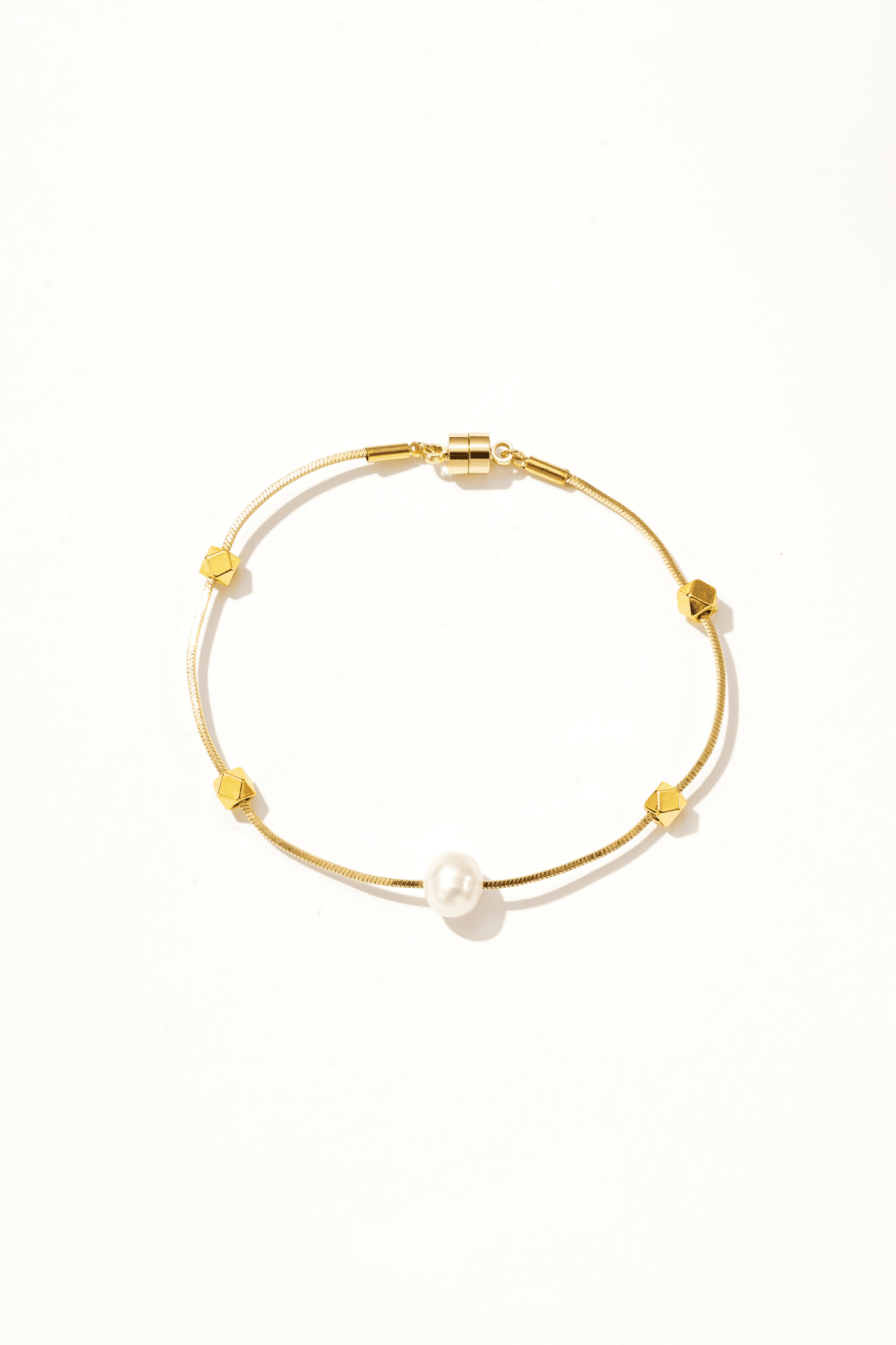 Mixed 18K Gold Pearl Bracelet