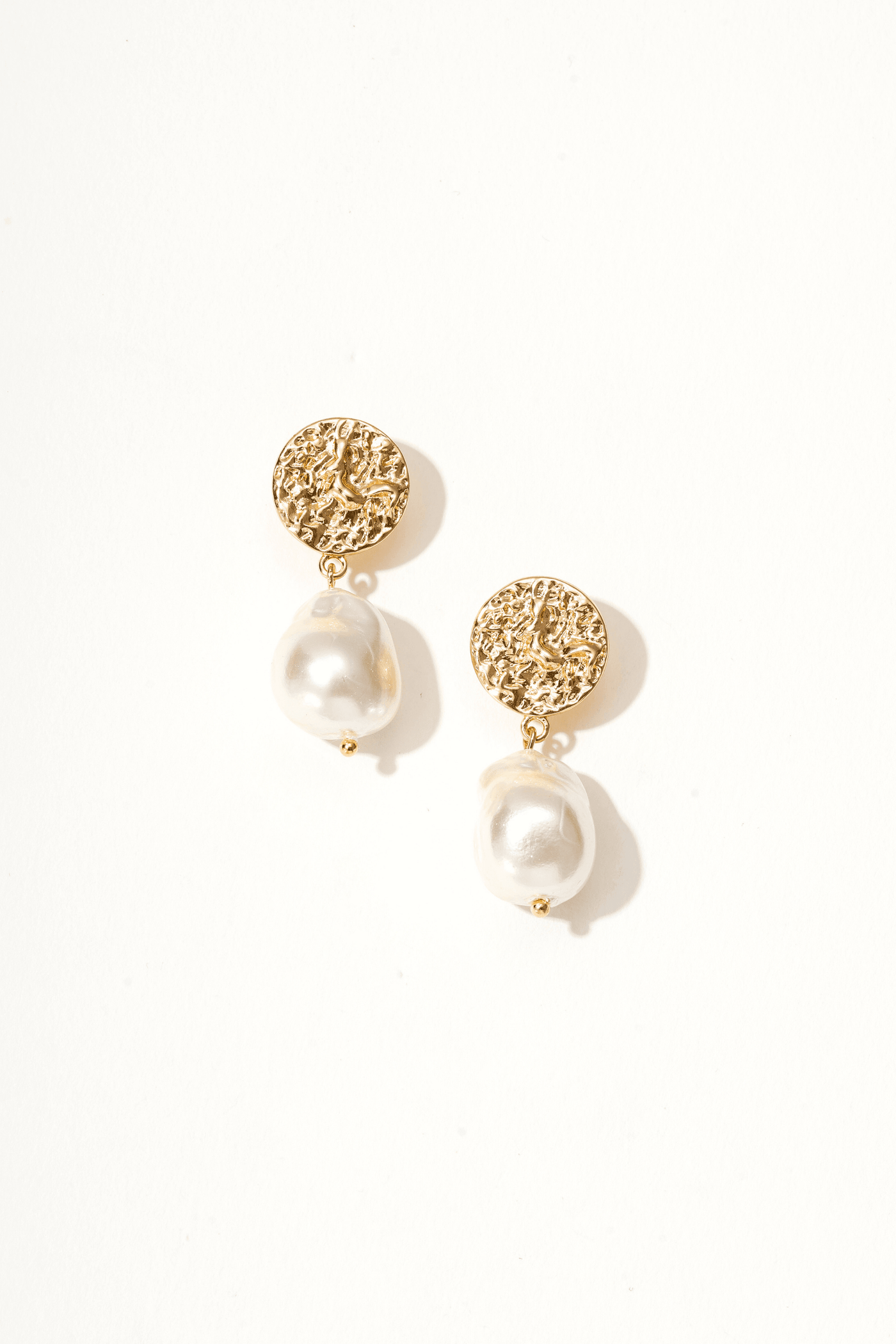 Pearl Radiance 14K Gold Earring