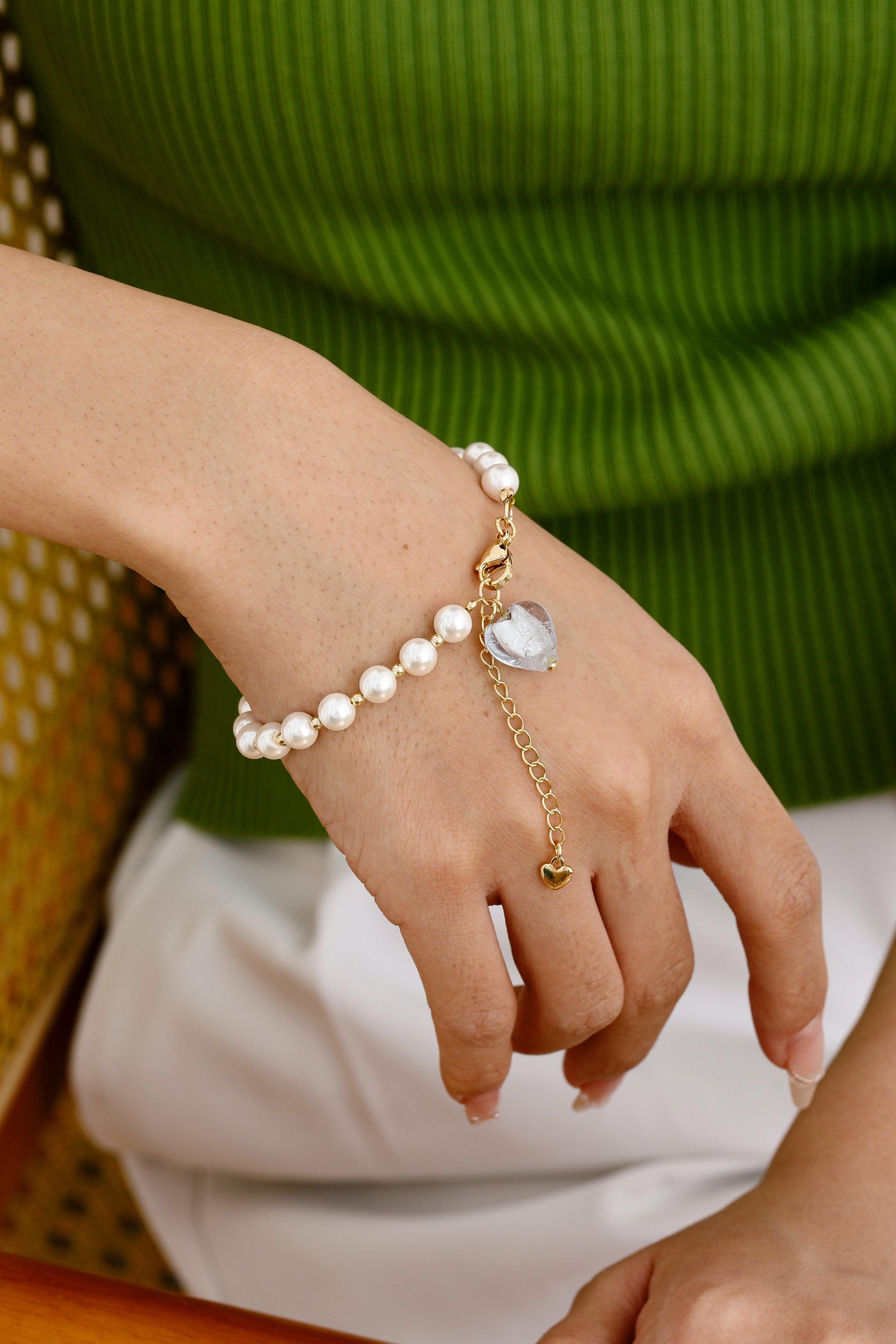 Pearl Radiance with Heart Glaze Bracelet